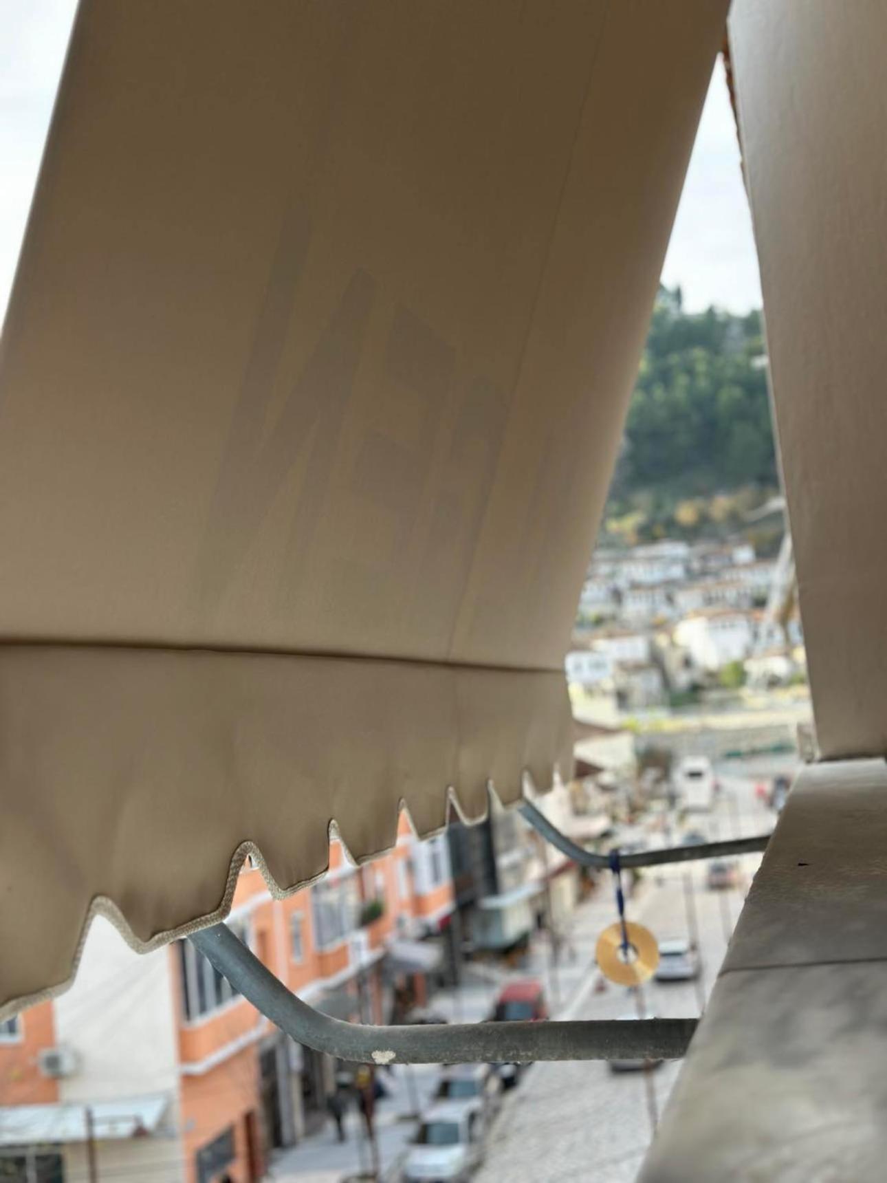 Algen Room'S Berat Exterior foto